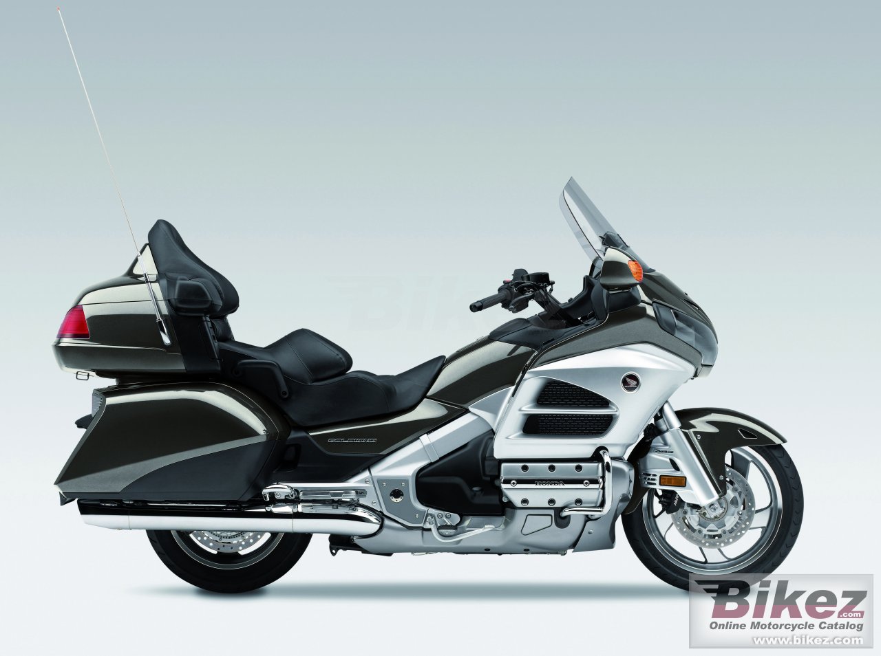 Big Honda gold wing airbag picture and wallpaper from Bikez.com